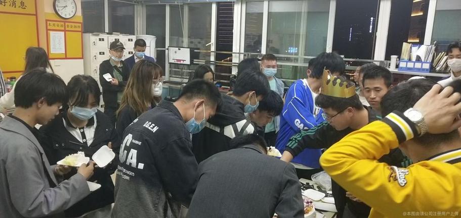 公司相册一般项目:计算机软硬件及辅助设备零售,服装服饰零售;鞋帽